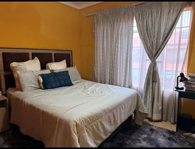 2 BEDROOM APARTMENT FOR SALE IN WATERVAL EAST
